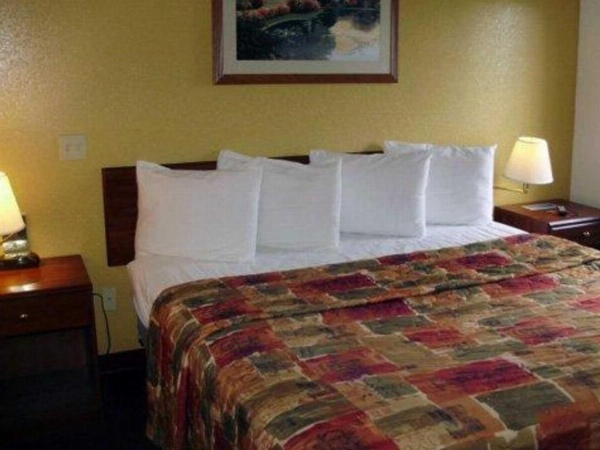 Rodeway Inn Salina image 8